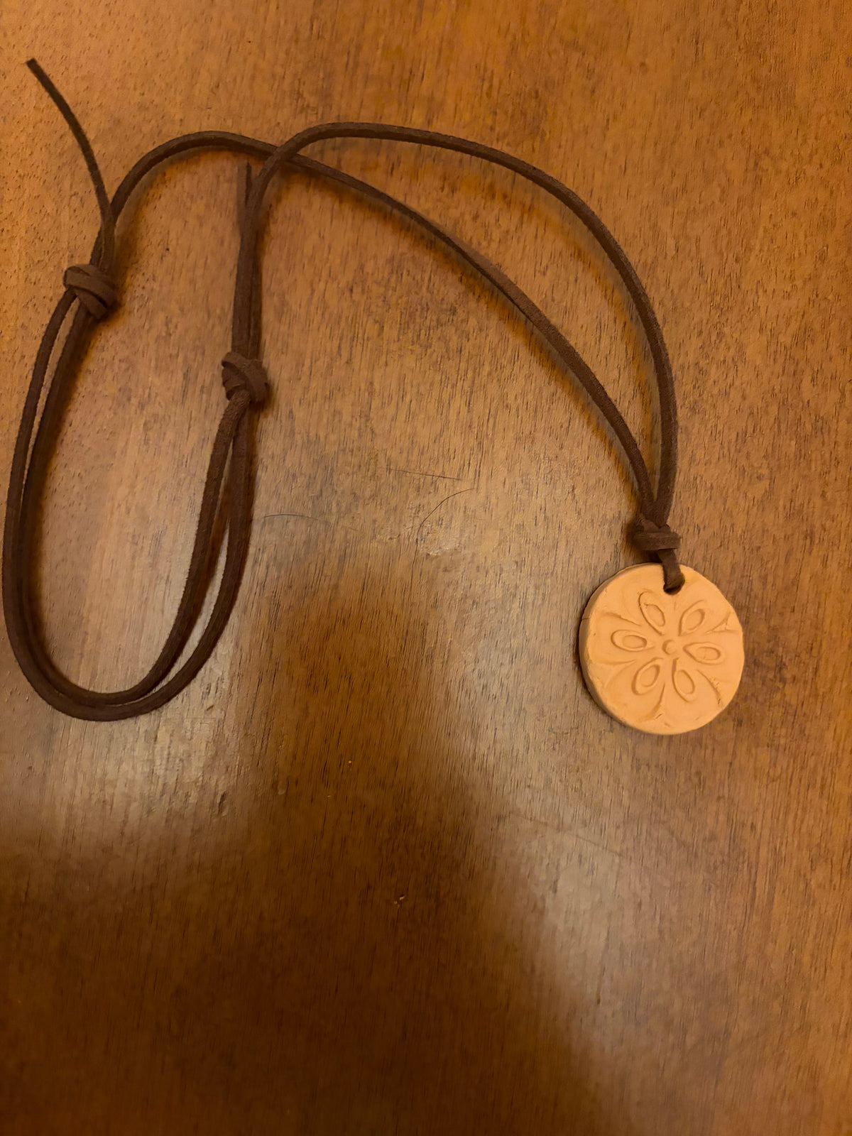 Flower Terracotta Diffuser Necklace (circle-shape)